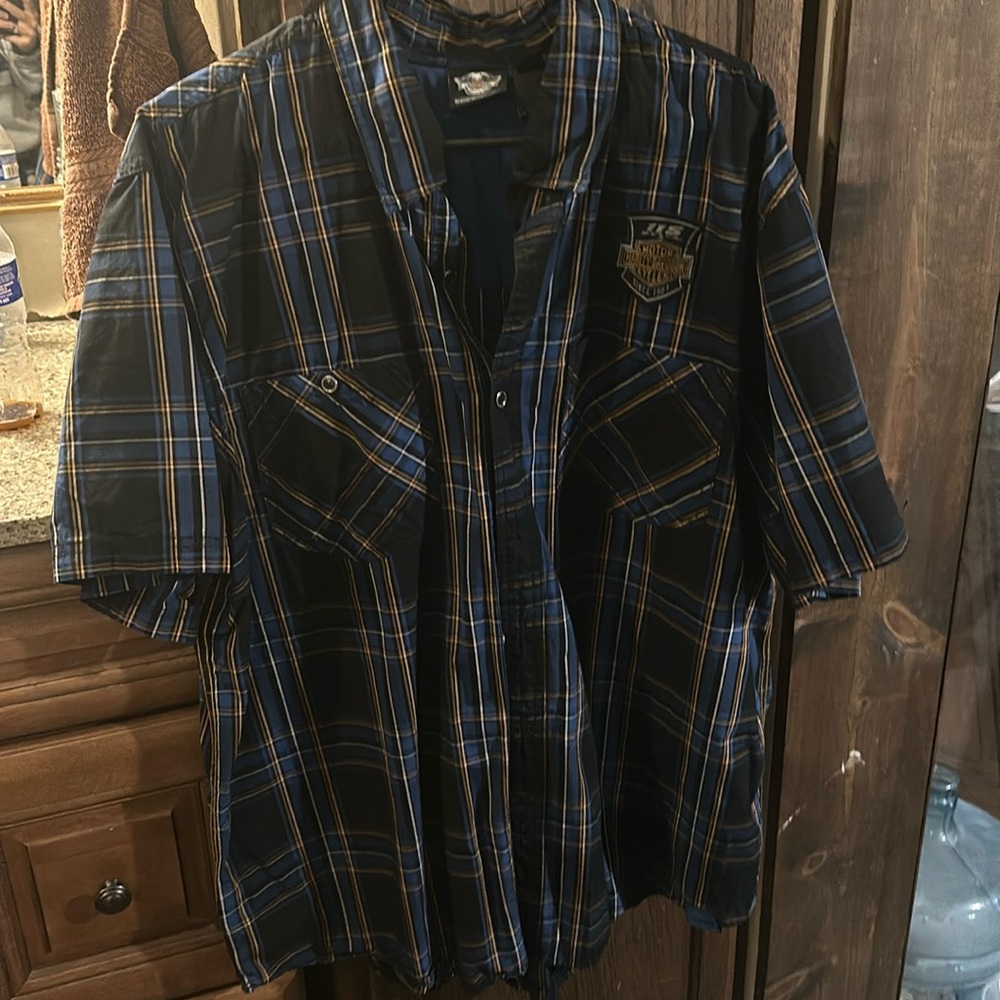 Men’s button up Harley shirt